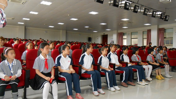 梁和生风水书法助学给江西老区小学生发红包